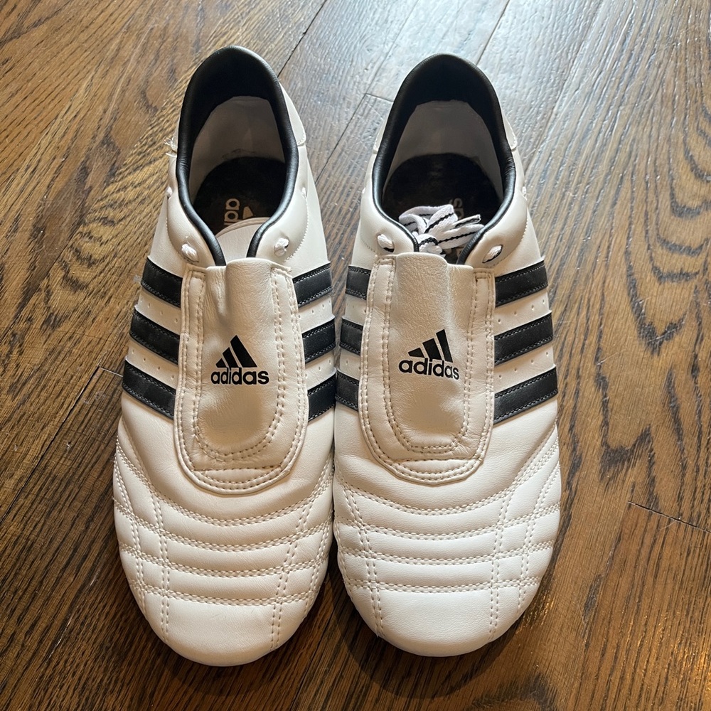 ADIDAS men’s boxing sneakers white with black stripes size 11